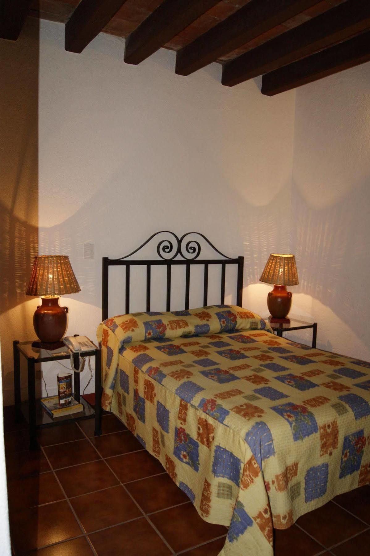 El Nito Hotel 2*